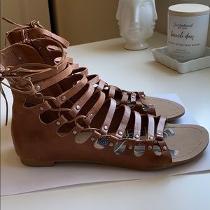 DV BY DOLCE VITA GLADIATOR SANDALS SIZE 7.5